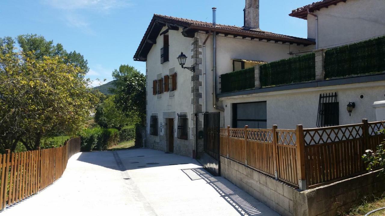 Casa Rural Zubiarena Satrustegui Bagian luar foto